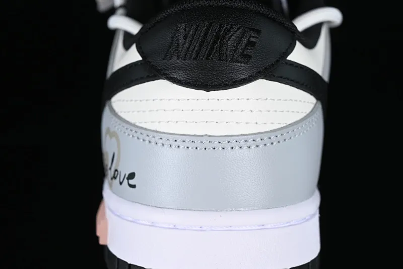 All Categories Nk SB Dunk Series Nk SB Dunk Low Low-top sneakers Nk Dunk Low Panda Prank-The Art of Love SB strappy low-top casual sneakers DD1391-100